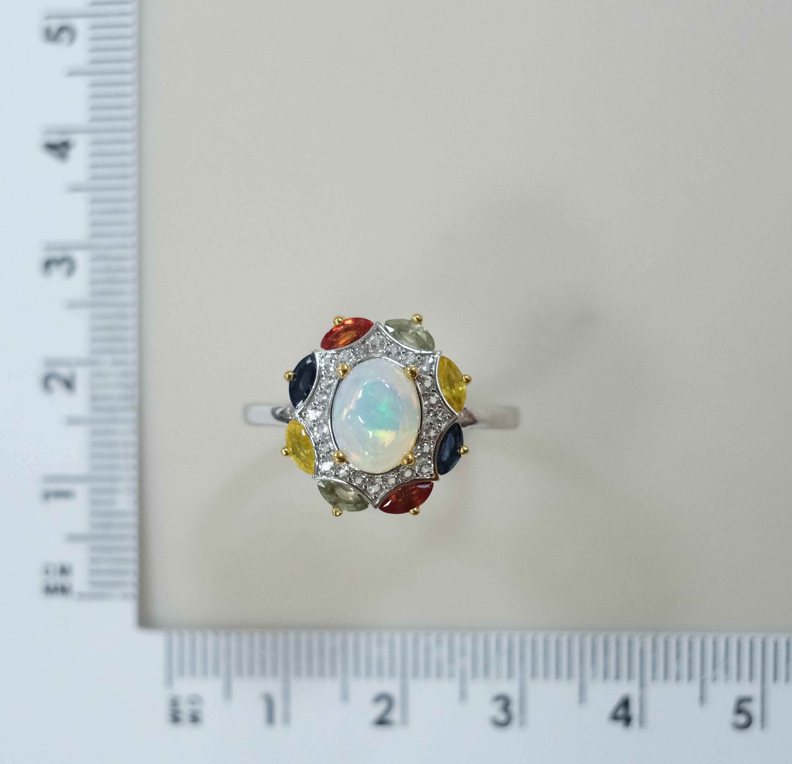 Серебряное кольцо с опалом и мультисапфирами